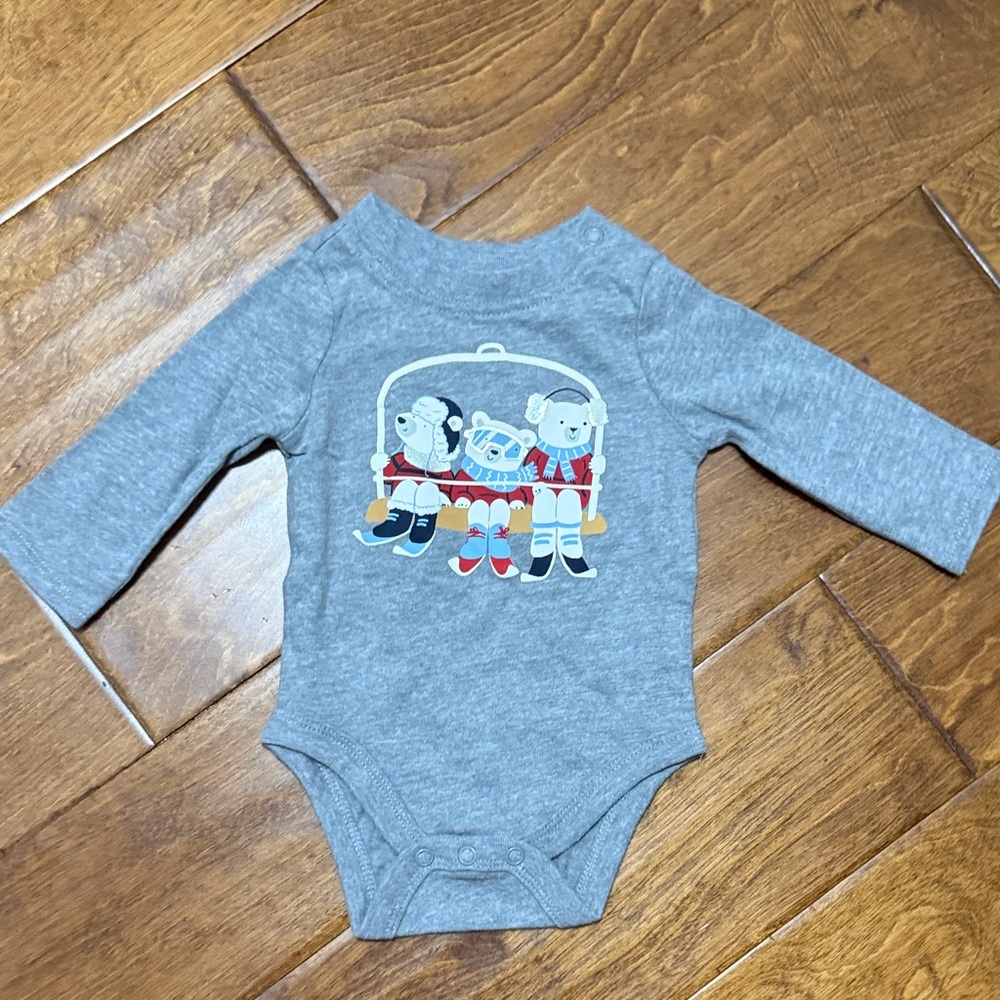 NWOT Size 0-3M Garanimals Gray One Piece with Polar Bear Graphics